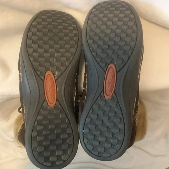 St. John’s Bay Brown fall/winter boots - Picture 10 of 11